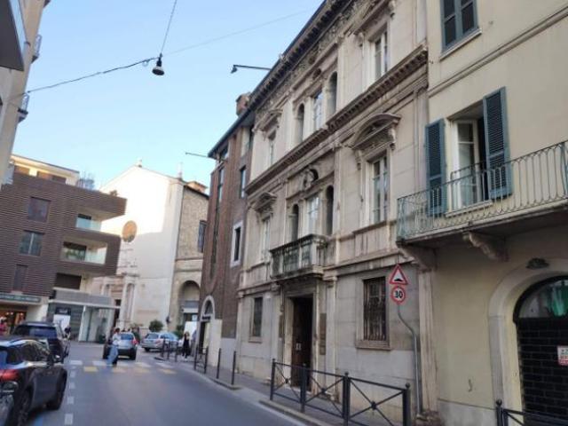 Ufficio in affitto a Zona Centro, Brescia