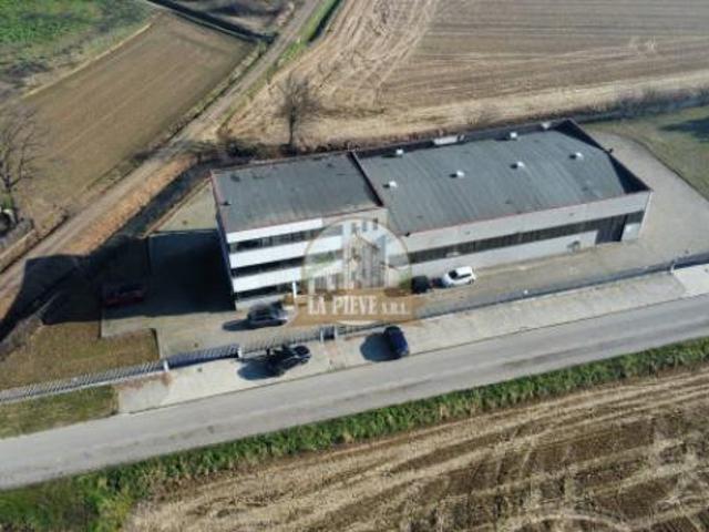 Capannone in vendita a Sannazzaro De' Burgondi, Lombardia