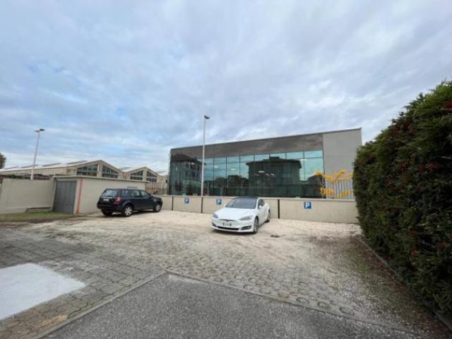 Ufficio in affitto a Brescia, Lombardia