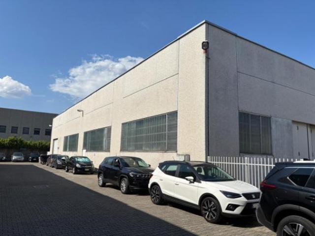 Capannone in vendita a Oltrestazione, Legnano
