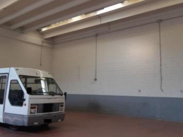 Capannone in vendita a Unione dei comuni del Distretto Ceramico, Maranello