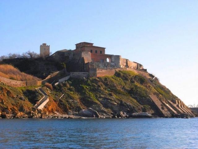 Villa Indipendente in vendita a Piombino, Toscana