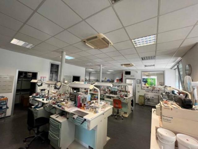 Ufficio in vendita a Flero, Lombardia