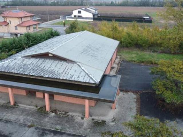 Locale Commerciale in vendita a Piemonte, Alessandria
