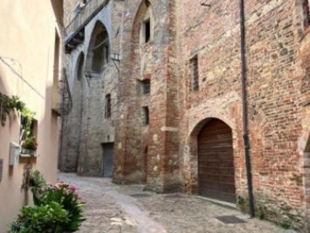 Capannone in vendita a Abbadia Di Montepulciano, Toscana