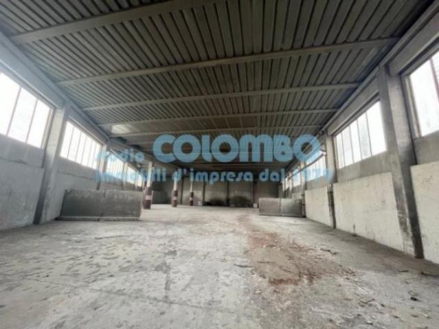 Capannone in vendita a Cellatica, Lombardia