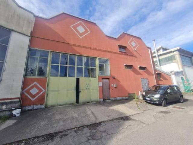 Capannone in vendita a Varese, Lombardia