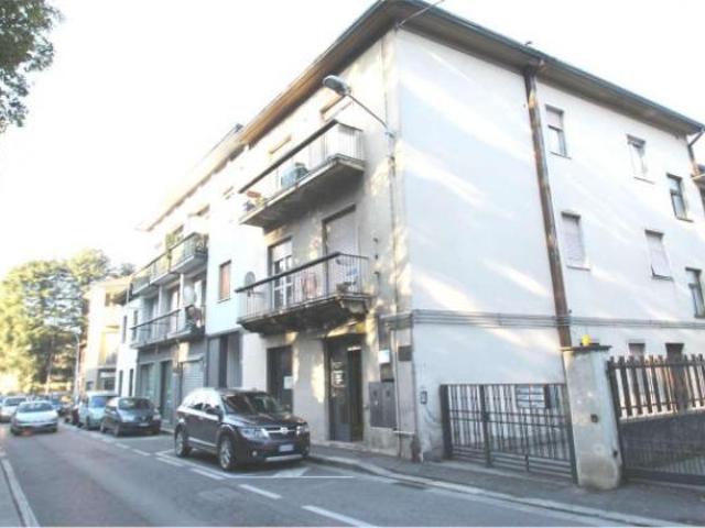 Locale Commerciale in vendita a Cantù, Como