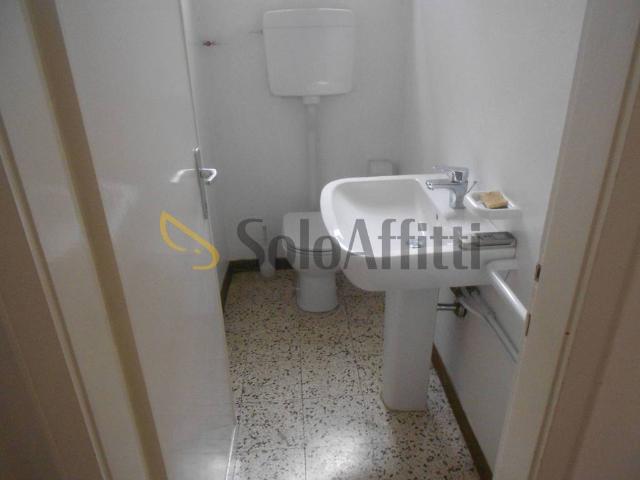 Locale Commerciale in affitto a Monterosso, Abano Terme Bagni