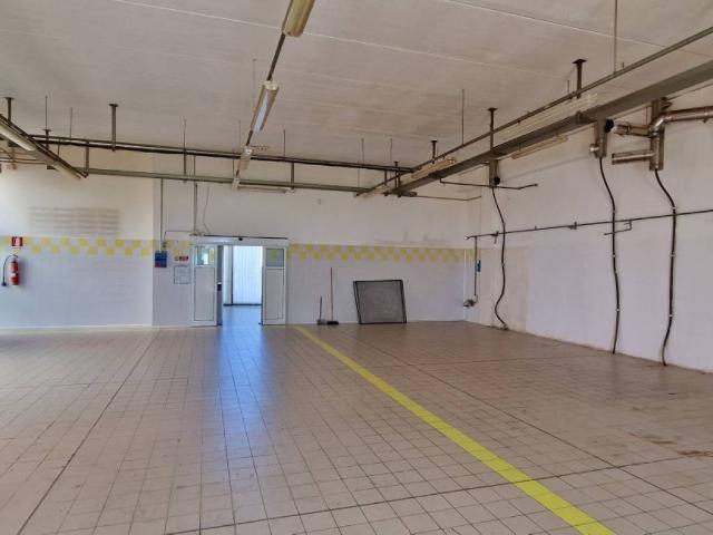 Locale Commerciale in affitto a Abano Terme Bagni, Veneto