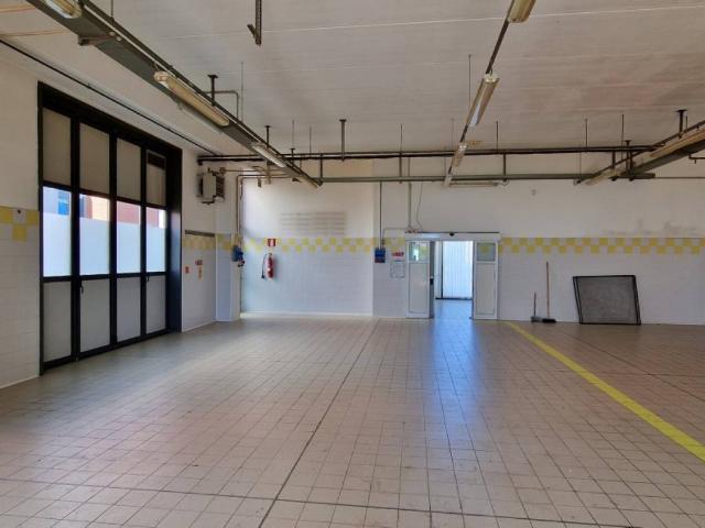 Locale Commerciale in affitto a Abano Terme Bagni, Veneto