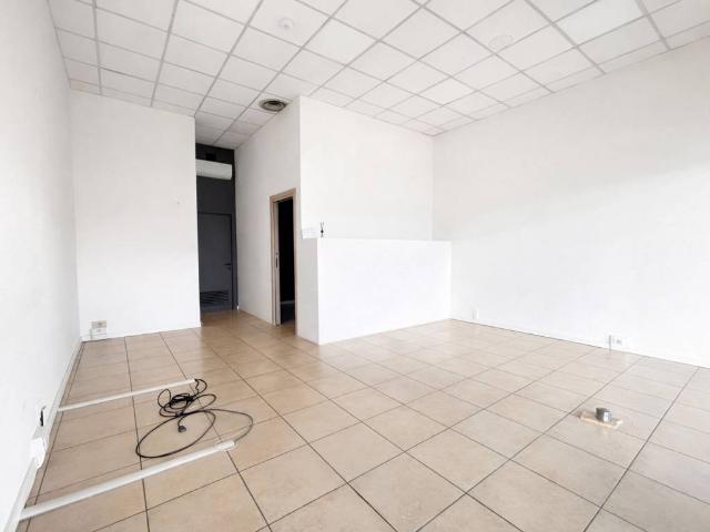 Locale Commerciale in affitto a Abano Terme Bagni, Veneto