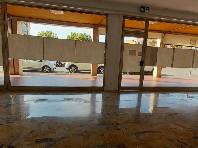 Locale Commerciale in affitto a Abano Terme Bagni, Veneto