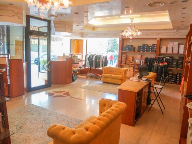 Locale Commerciale in affitto a Abano Terme Bagni, Veneto