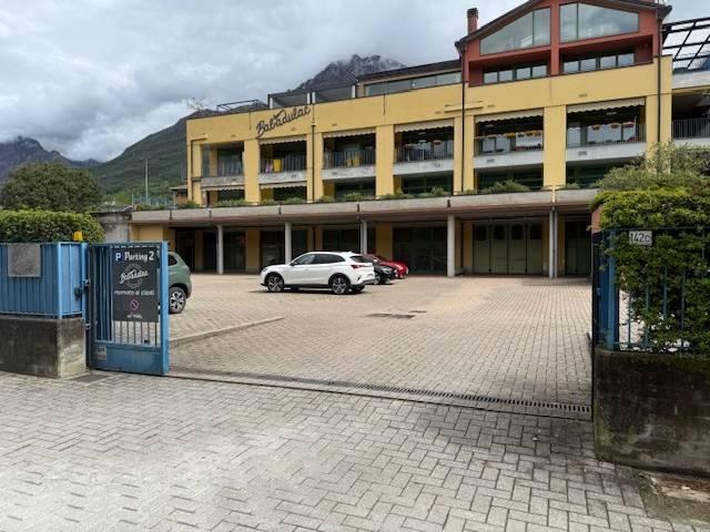 Locale Commerciale in affitto a Abbadia Lariana, Lombardia