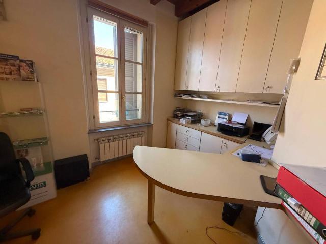 Locale Commerciale in affitto a Abbiategrasso, Lombardia