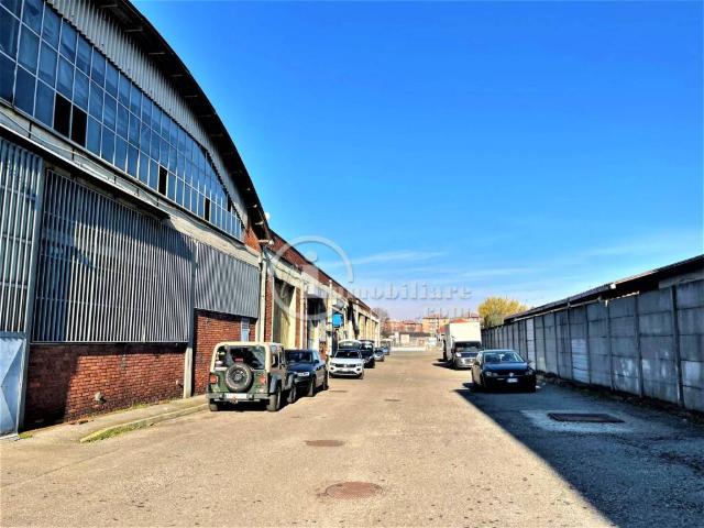 Locale Commerciale in affitto a Castelletto, Abbiategrasso