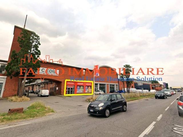 Locale Commerciale in affitto a Castelletto, Abbiategrasso