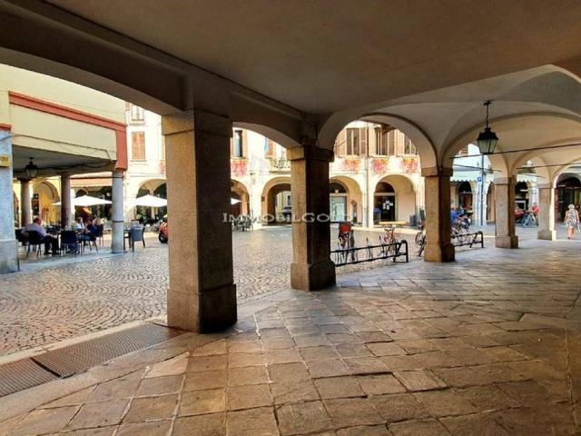 Locale Commerciale in affitto a Abbiategrasso, Lombardia