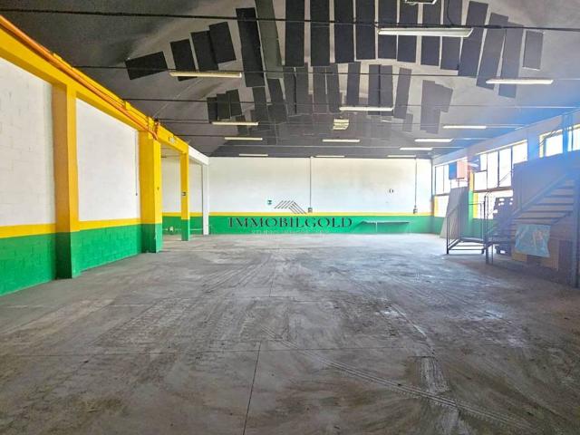 Locale Commerciale in affitto a Castelletto, Abbiategrasso