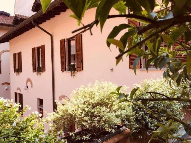 Locale Commerciale in affitto a Abbiategrasso, Lombardia