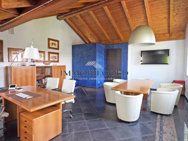 Locale Commerciale in affitto a Abbiategrasso, Lombardia