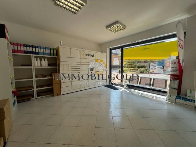 Locale Commerciale in affitto a Castelletto, Abbiategrasso
