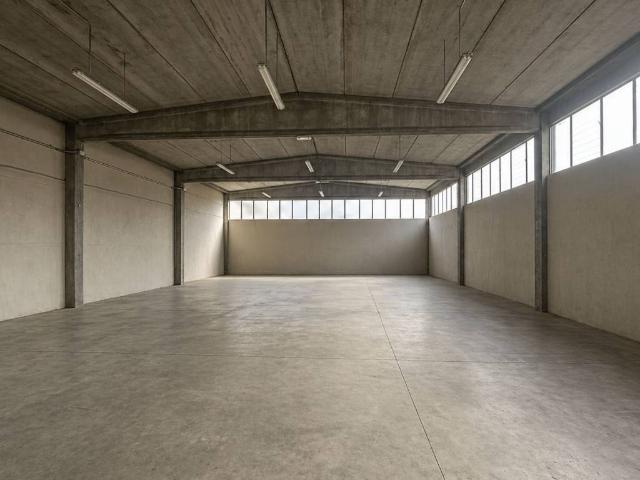 Locale Commerciale in affitto a Castelletto, Abbiategrasso
