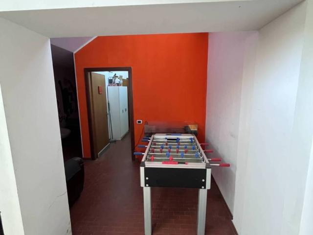 Locale Commerciale in affitto a Castelletto, Abbiategrasso