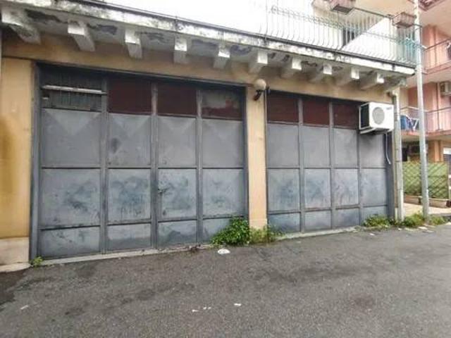 Locale Commerciale in affitto a Aci San Filippo, Aci Catena
