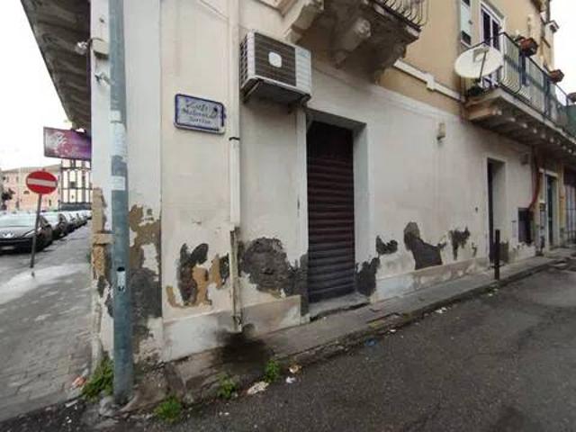 Locale Commerciale in affitto a Aci San Filippo, Aci Catena