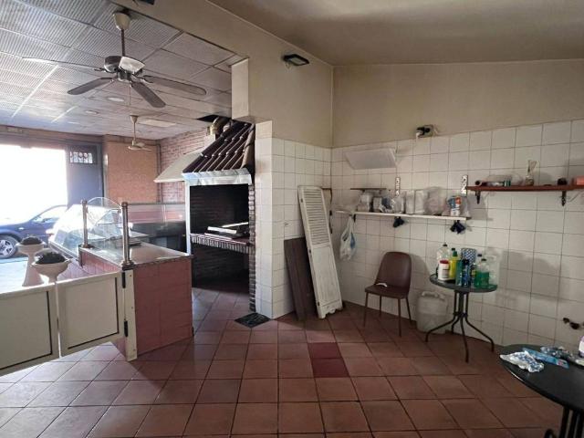 Locale Commerciale in affitto a Aci Sant'antonio, Sicilia