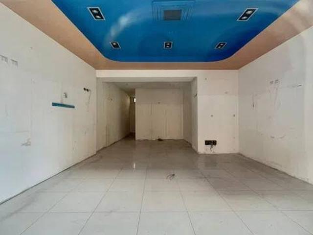 Locale Commerciale in affitto a Acireale, Sicilia