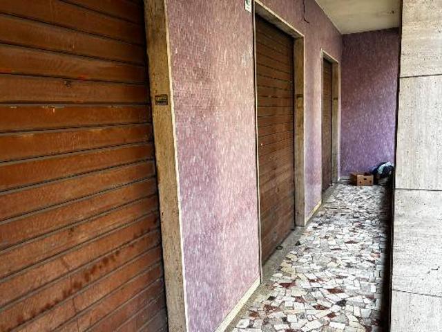 Locale Commerciale in affitto a Acireale, Sicilia