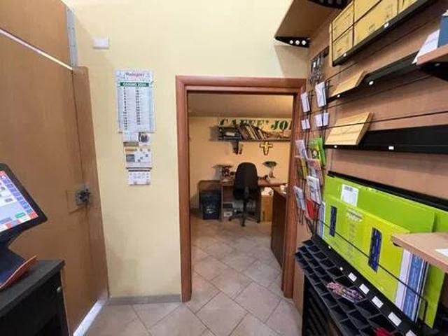 Locale Commerciale in affitto a Acireale, Sicilia