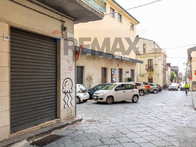 Locale Commerciale in affitto a Santa Maria la Scala, Acireale