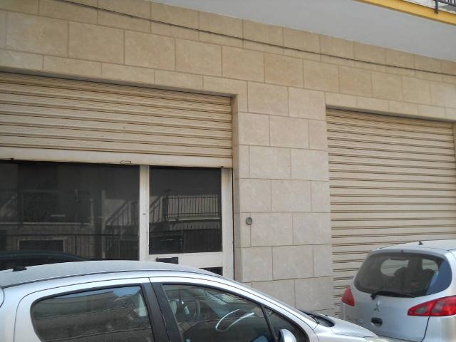 Locale Commerciale in affitto a Puglia, Bari