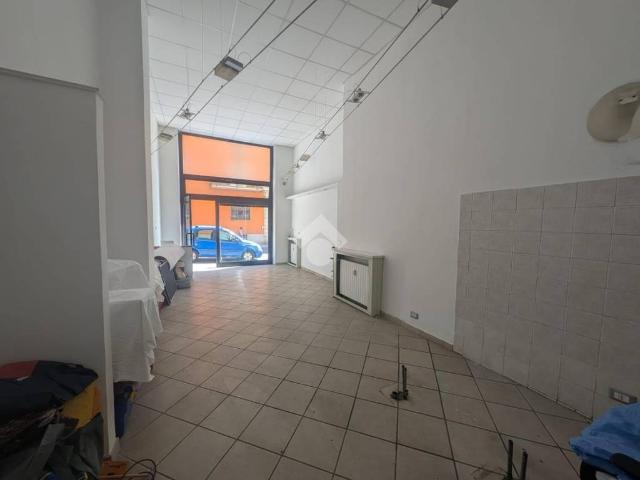 Locale Commerciale in affitto a Piemonte, Alessandria