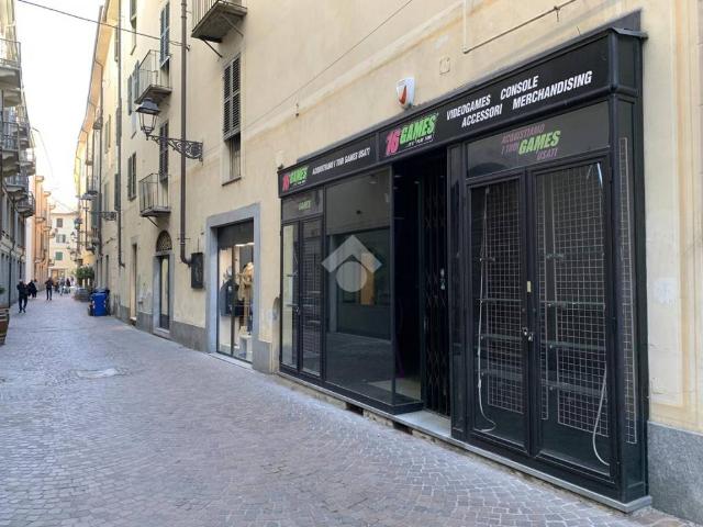 Locale Commerciale in affitto a Piemonte, Alessandria