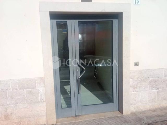 Locale Commerciale in affitto a Puglia, Bari