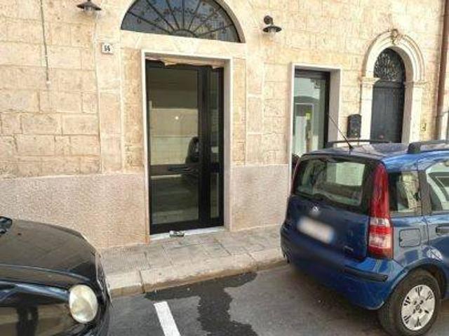 Locale Commerciale in affitto a Puglia, Bari