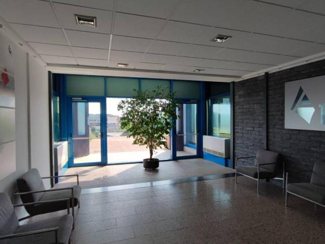 Locale Commerciale in affitto a Affi, Veneto