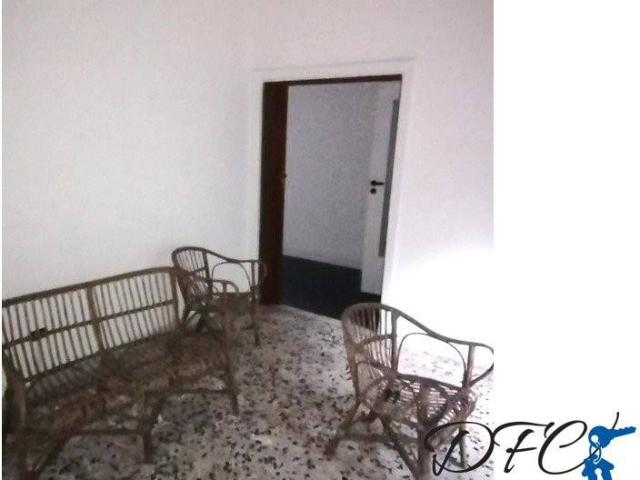 Locale Commerciale in affitto a Afragola, Campania