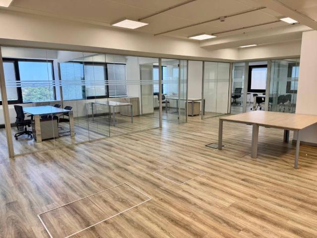 Locale Commerciale in affitto a Agrate Brianza, Lombardia