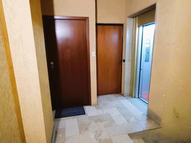 Locale Commerciale in affitto a Ragazzi del '99, Agrigento