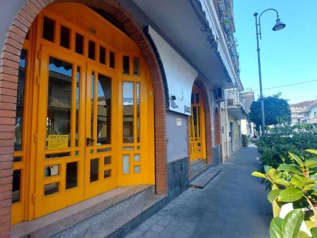 Locale Commerciale in affitto a Agropoli, Campania