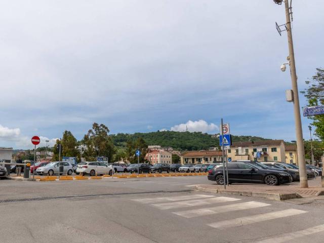 Locale Commerciale in affitto a Agropoli, Campania