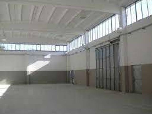 Locale Commerciale in affitto a Comunità della Vallagarina, Ala