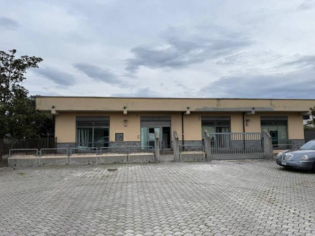 Locale Commerciale in affitto a Alatri, Lazio