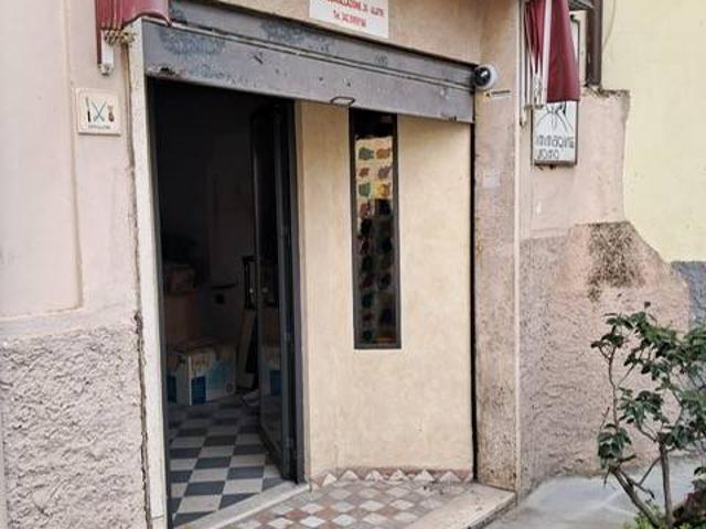 Locale Commerciale in affitto a Centro storico, Alatri